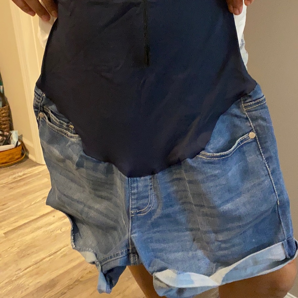 Maternity shorts size 4/6